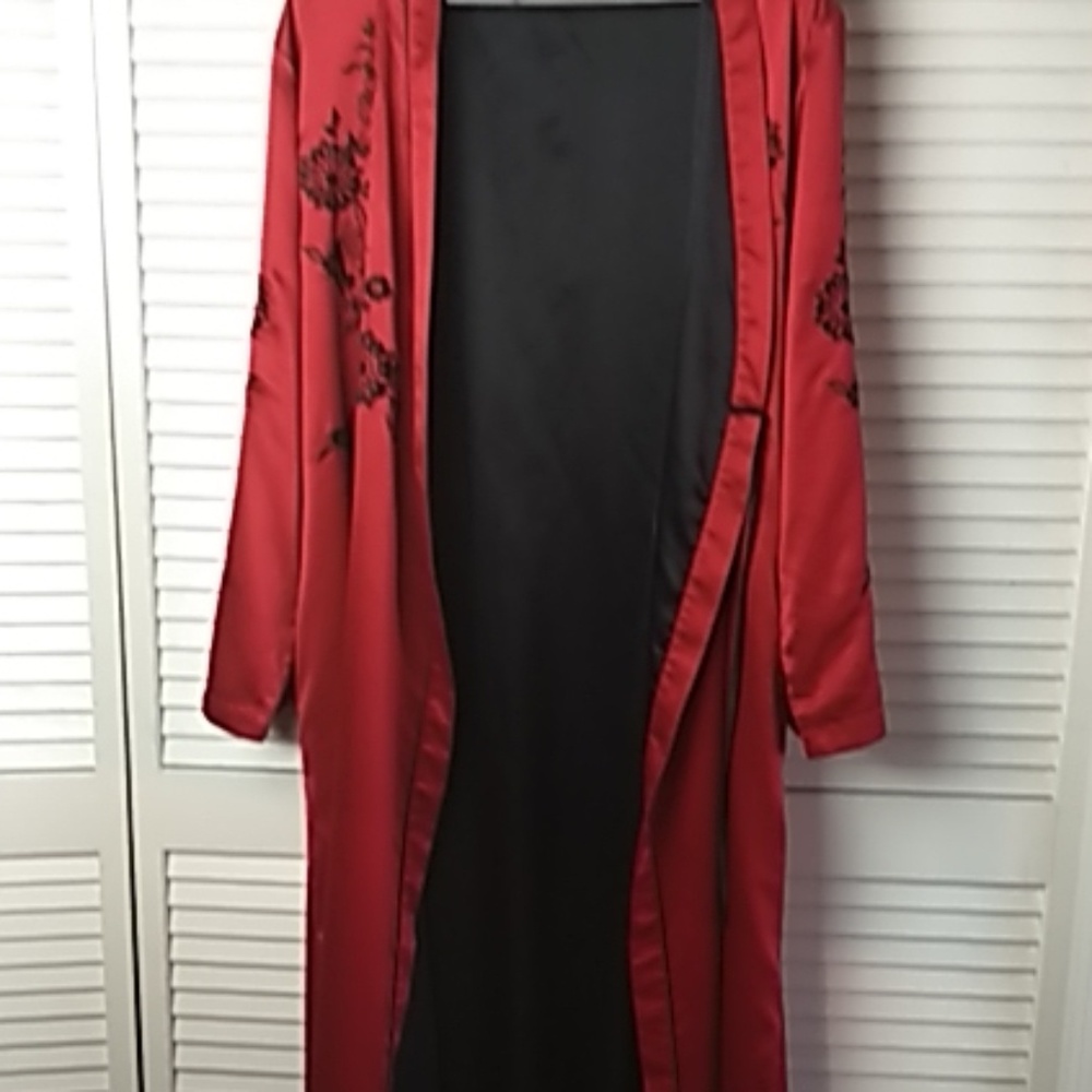 CABERNET Sleepwear-Robe - Picture 8 of 10
